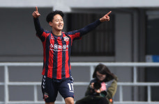 이승우 데뷔골 수원FC, 난타전 끝에 대구 꺾고 시즌 첫 연승