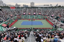 모두가 놀란 테니스 열풍…170㎝ 최단신 니시오카, 코리아오픈 우승