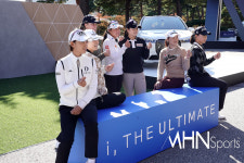 [Ms포토]BMW 레이디스 챔피언십 공식 포토콜 '하트 받아요'