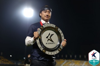2022시즌 K리그2 최고의 사령탑은 광주FC 이정효 감독