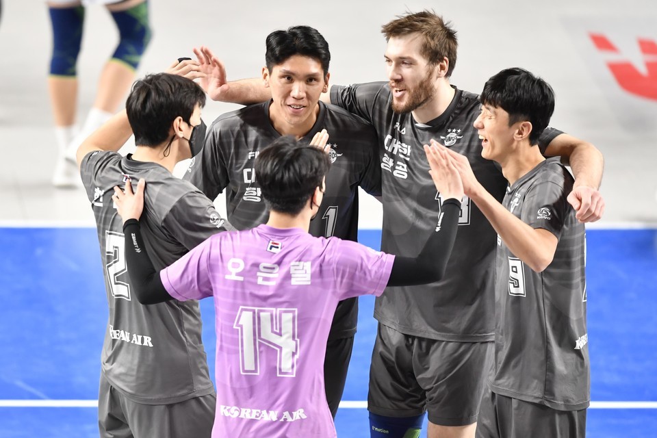 현대캐피탈, 대한항공에 3-2 승리...챔피언결정전 자신감 키워