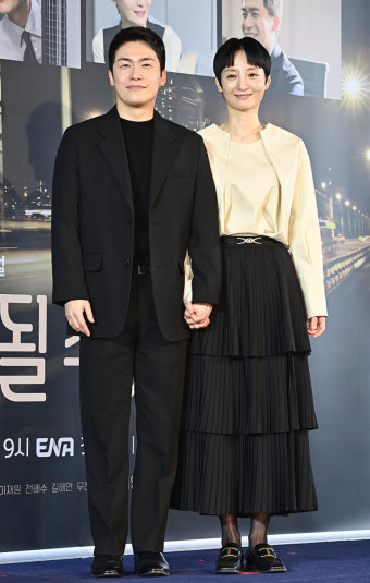 [Ms포토] 이재원-조은지, '다정히 잡은 두 손'
