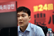 한국 바둑 2인자 박정환, 일본 1인자 격파…농심배 3연패 성큼  