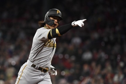 피츠버그 파이리츠, 55일 만에 MLB 경기 출전한 배지환, 3타수 1타점 기록