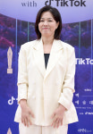 [Ms포토] 김정영 품격있는 인사