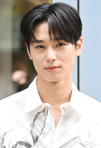 [Ms포토] 더보이즈 주연 '심쿵 눈맞춤'