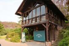 맥케이슨 골프웨어 X 골프 리조트 라카이 샌드파인과 협업