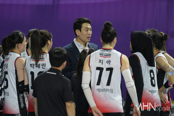 [Ms포토] 작전 지시하는 고희진 정관장 감독