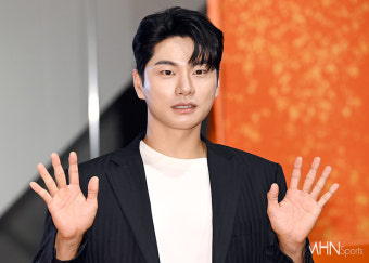 '전역자'로 변신한 이이경, '전과자' 흥행 이을 수 있을까?