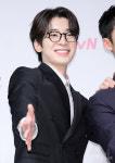 세븐틴 원우, 설렘 유발 안경선배 비주얼 [Ms앨범]