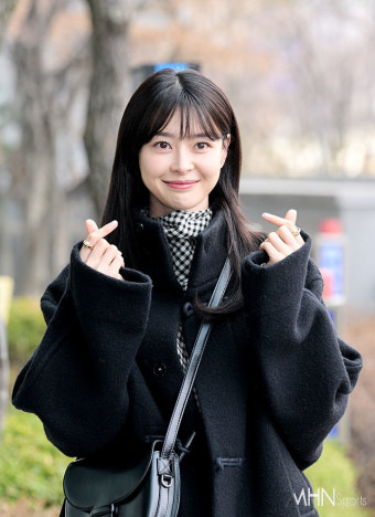 '야한 사진관' 권나라, 9등신 하트여신의 러블리한 출근길[mhn앨범]