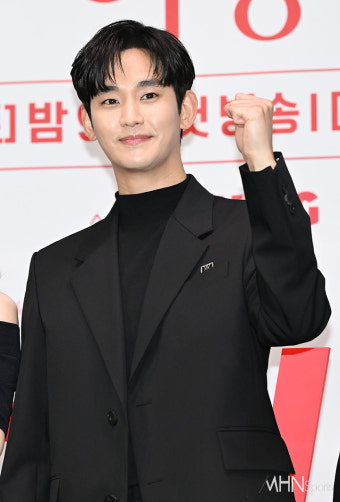 '눈문의 여왕' 김지원, 김수현과 '살벌한 사내 부부싸움'