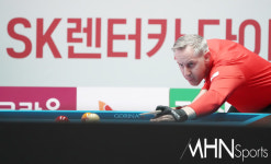 [mhn포토] 에디 레펀스 샷 할 때 나오는 빼꼼
