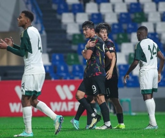 사령탑 없지만 순항! U-23 축구 대표팀, 개최국 꺾고 정상까지 한 걸음