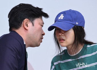 [mhn포토] 변호사의 조언듣는 민희진 대표