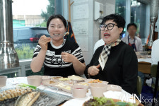 [mhn포토] 임희정, 어머니와 함께 해서 맛있다