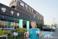 [mhn포토] 만수정 김민수 대표, 선수들을 응원합니다