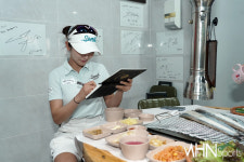 [mhn포토] 안소현, 사인도 척척