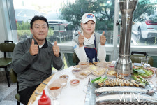 [mhn포토] 문정민, 음식이 최고에요