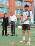 [mhn포토] 대동초등학교 축구부 주장, 스내그골프 어렵네