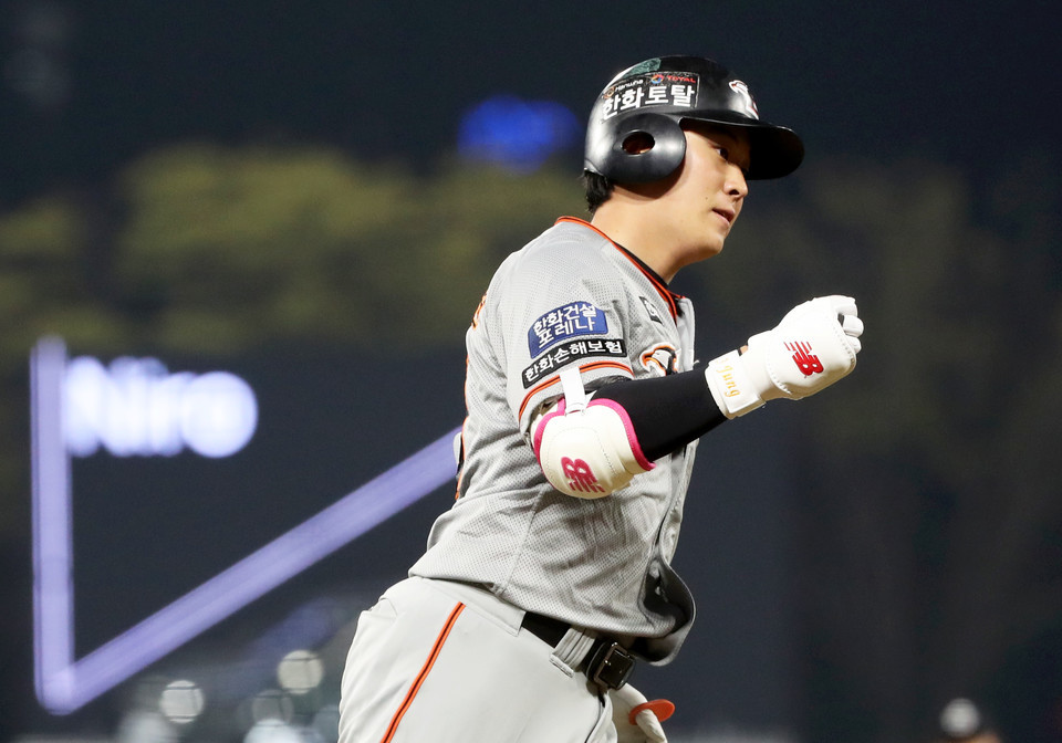 한화 문동주, 오른팔에 타구 맞아 X-레이 결과 발표 후 현 상태 관찰 계획 없음