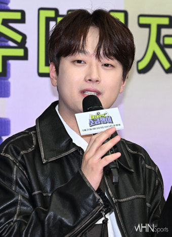 [mhn포토] '하이엔드 소금쟁이' 이찬원 '경제학도로서 애착가는 프로그램'