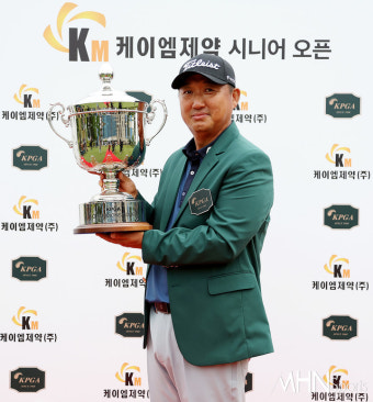 [mhn포토] 모중경 '케이엠제약 시니어 오픈 우승 통산 4승'