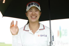 [mhn포토] 윤민아, 하나 하나 배워가는 중