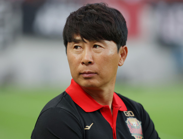 김기동 감독, 8년 만의 5연승으로 서울팀이 강원FC를 압도하며 3위 도약