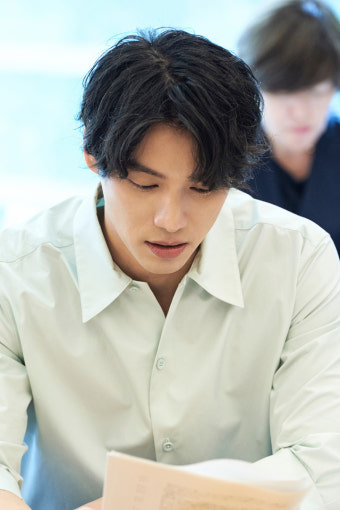 톱스타 고윤정X통역사 김선호...'이 사랑 통역 되나요?' 로코 호흡 맞춘다