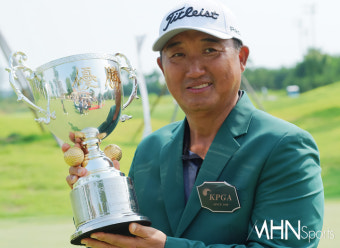 [mhn포토] 모중경 '와이어 투 와이어 우승'