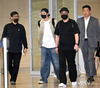 '과잉 경호 논란' 변우석 '관계자들과 입국'