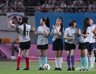 뉴진스 시축하러 왔어요