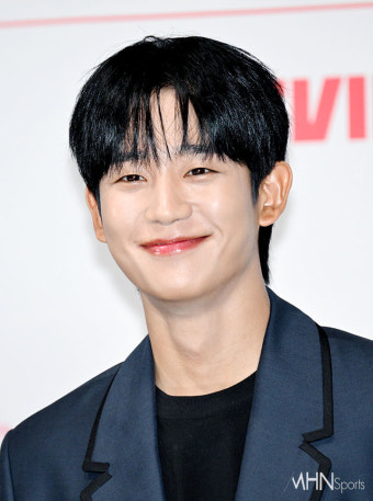 [mhn포토] 정해인 '설렘유발 엄친아 미소'