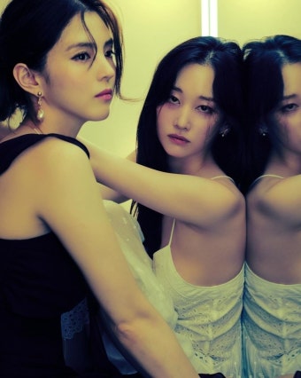전종서·한소희, 강렬한 눈빛 시선 강탈... 퇴폐미 케미 정점