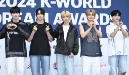 [mhn포토] 투모로우바이투게더 꽃미남 그룹