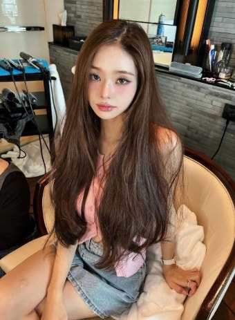 '바비인형 실존'...프리지아, 핑크빛 미모 발산