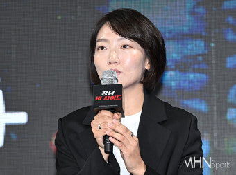 [포토] 질문에 답하는 '강남 비-사이드' 박누리 감독