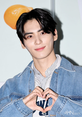 [포토] SF9 유태양 '태양처럼 빛나는 하트'