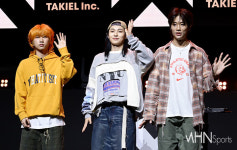 크리에이티브 그룹 13파운드 데뷔했어요