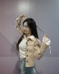 '히든아이여신' 유라, 여전한 미모에 가을 분위기 '한 스푼'