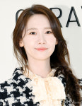 윤아, 로맨스판타지를 찢고 나왔나 청순꽃사슴 여신 실존