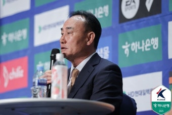 '최고참' 김학범 감독 