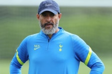 EPL 사상 최초 사건 벌어지나...포스테코글루, 해고와 PL 감독상 수상 동시에 일어날 수도