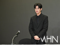 김수현 