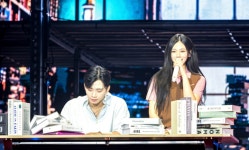 비비, 월드투어 기타 파손 퍼포먼스 중 손가락 부상→응급처치 투혼