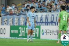 첫 태극마크 전진우 1골 1도움 전북, 선두 재탈환...포항은 대전 꺾고 4위 도약