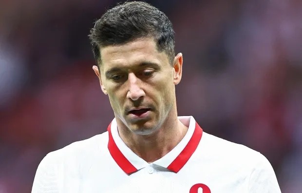 폴란드 대표팀, 레반도프스키 축구보이콧으로 감독 프로비에시 사퇴