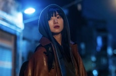 원진아, 서늘한 생존자의 강렬한 눈빛...아이쇼핑 캐릭터 스틸 공개