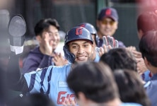 '1-6→9-6' 김민성 7회말 싹쓸이 2루타! 롯데, 삼성에 주말 역전승 거두며 4연승 질주